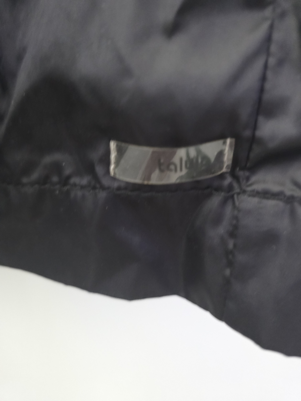 Aritzia Talula Black Hooded Lightweight Jacket Size Small - Picture 5 of 12